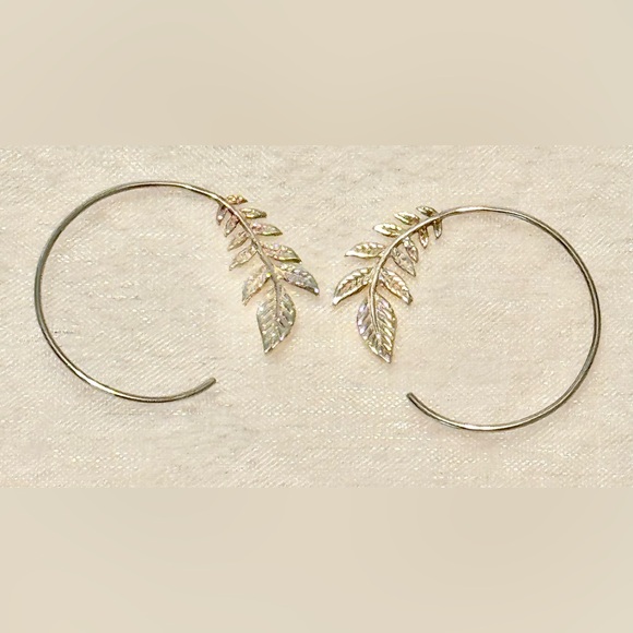Earrings - sterling silver olive leaf 1” hoops - pre-loved - no discoloration - Picture 8 of 10